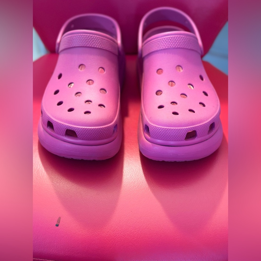 Pink platform Crocs - Picture 2 of 3
